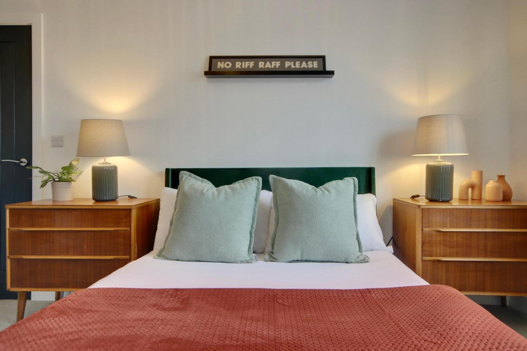 Clover Lodge Portsmouth Luxury Home With Off Road Free Parking Экстерьер фото